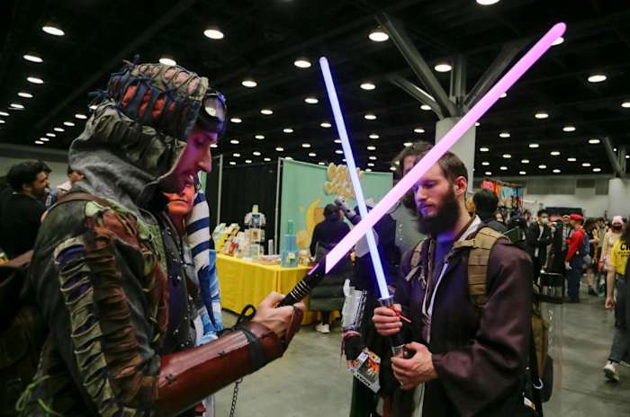 Fanáticos de Star Wars celebran el 4 de mayo el día de la saga